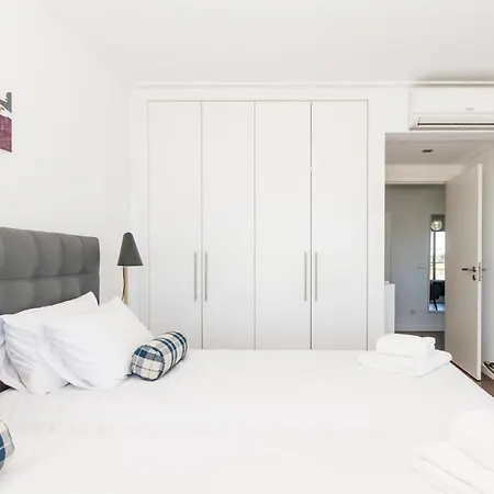 Metrocity One Bedroom - A/c & Swimming Pool Apartment *