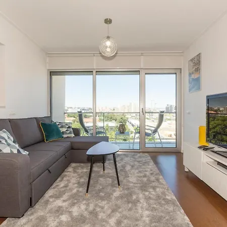 Metrocity One Bedroom - A/c & Swimming Pool Apartment