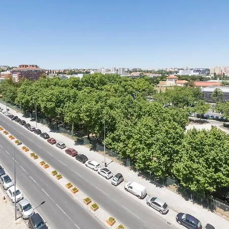 דירה Metrocity One Bedroom - A/c & Swimming Pool ליסבון